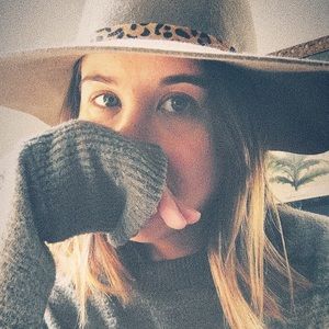 Meet your Posher, Caroline